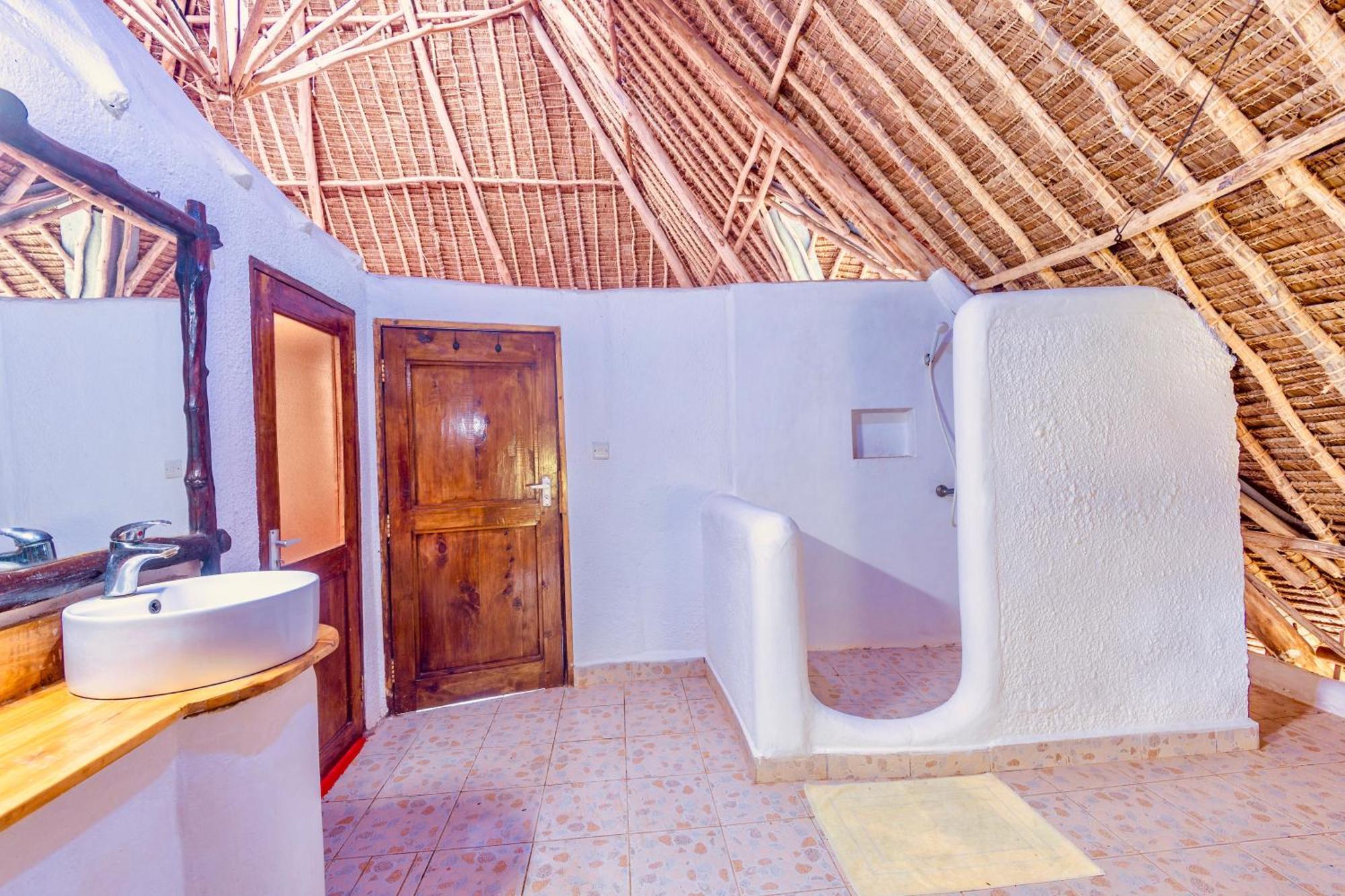 Villas Dora And Holly Diani Beach Exterior photo